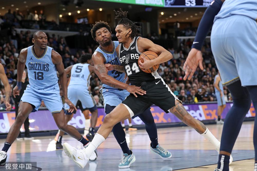 两队便进入 两队便进入