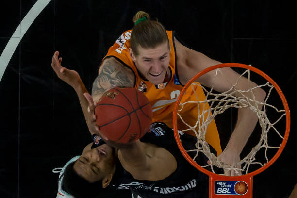 上升2位 上升2位