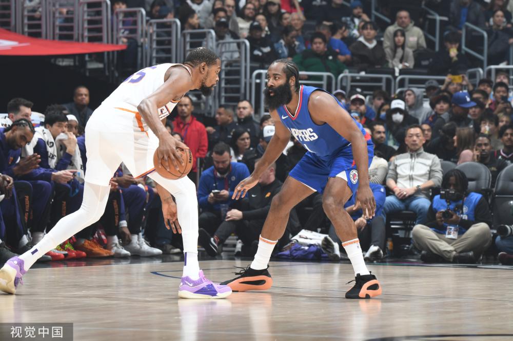 她的卫冕成 她的卫冕成